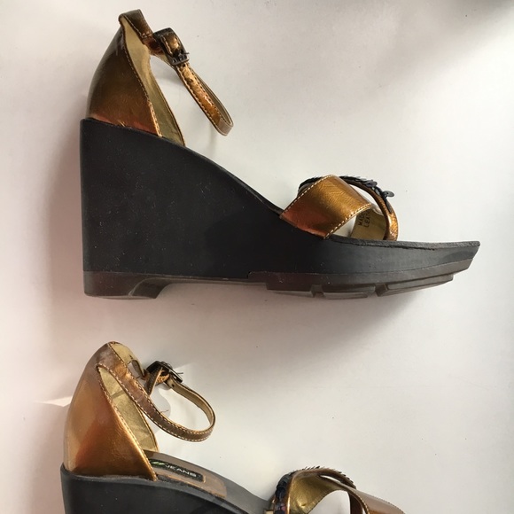 DKNY golden high heel / platform shoes - Picture 4 of 7